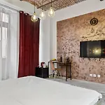 Selari Boutique